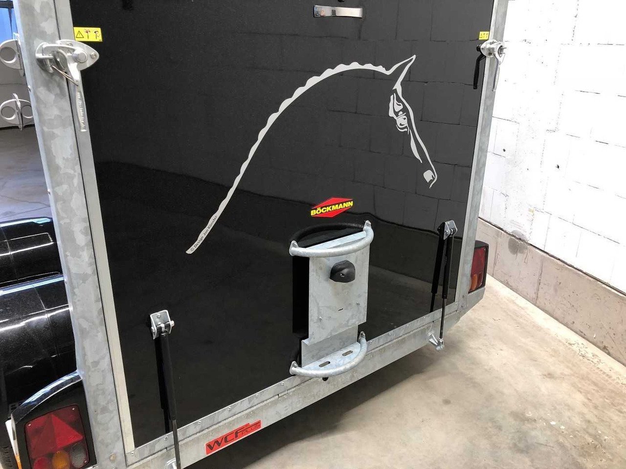 BOECKMANN-Neo-SKA-WCF-Kabel-V-Pferdeanhanger-Germany_16234_2420951743415.jpg