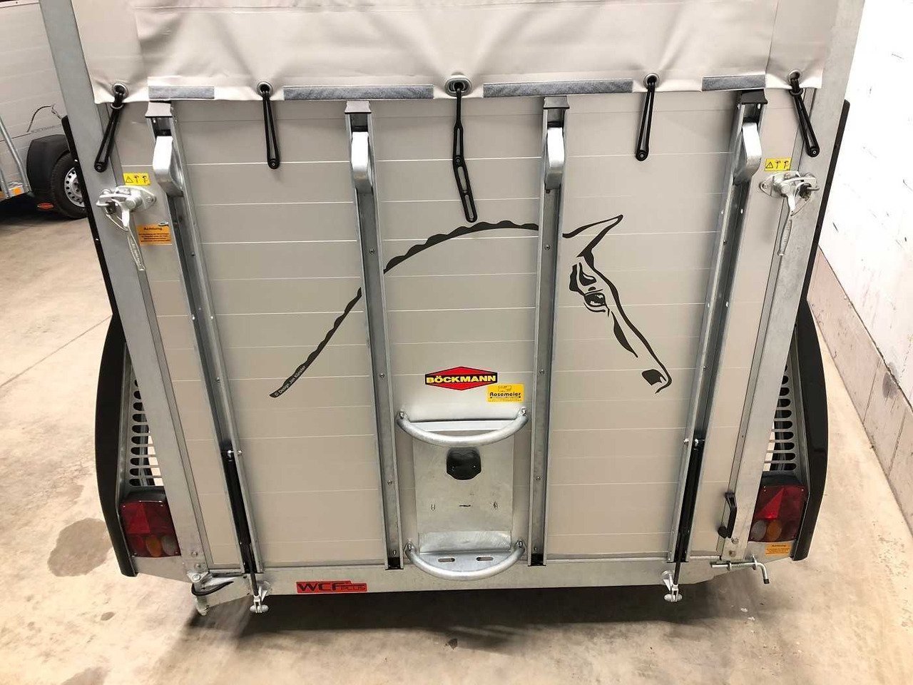 BOECKMANN-Portax-L-SR-Zw-Tur-Pferdeanhanger-Germany_16234_8334202911510.jpg