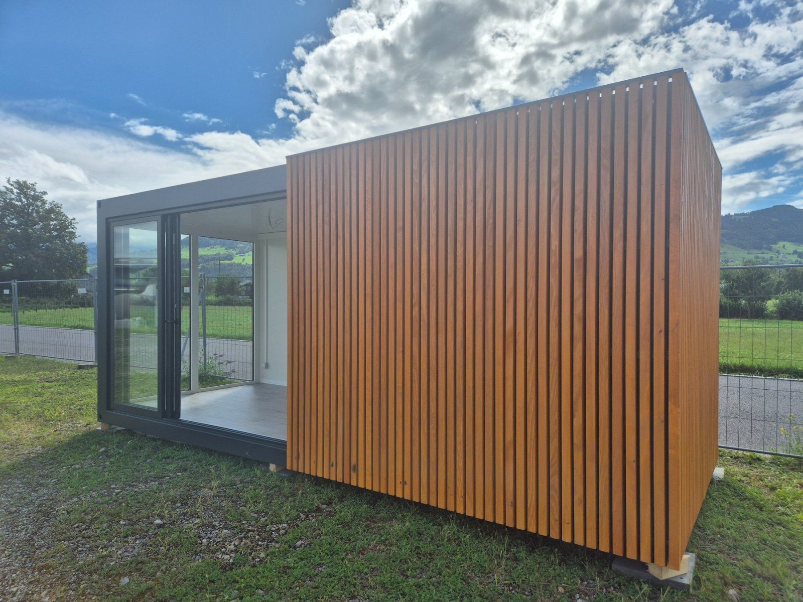container-burocontainer-gartenhaus-modul-showroom-4.jpeg